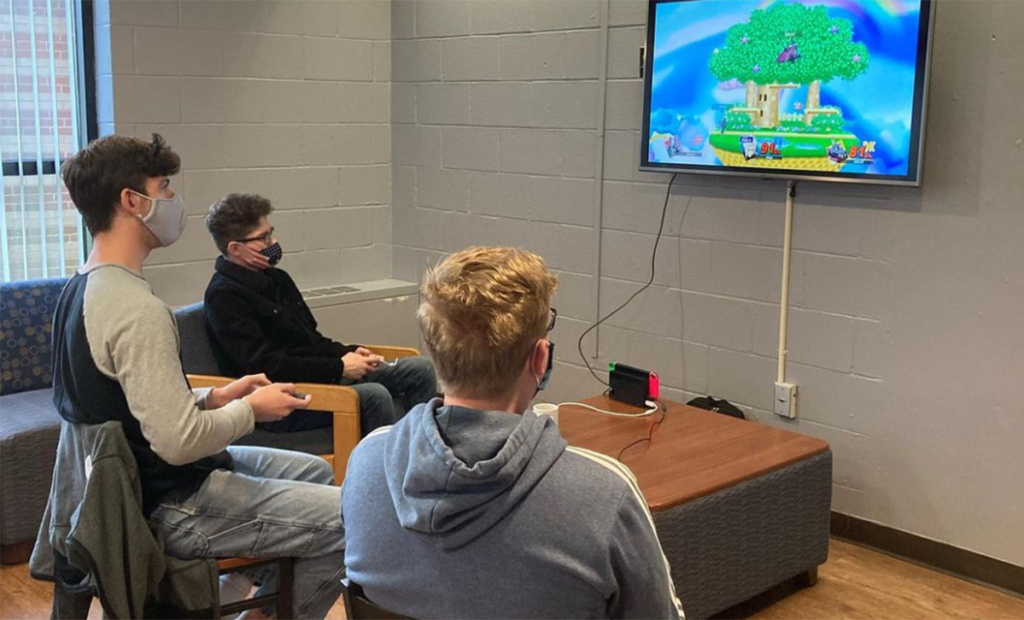 La Salle University students gathered for a virtual gaming session.