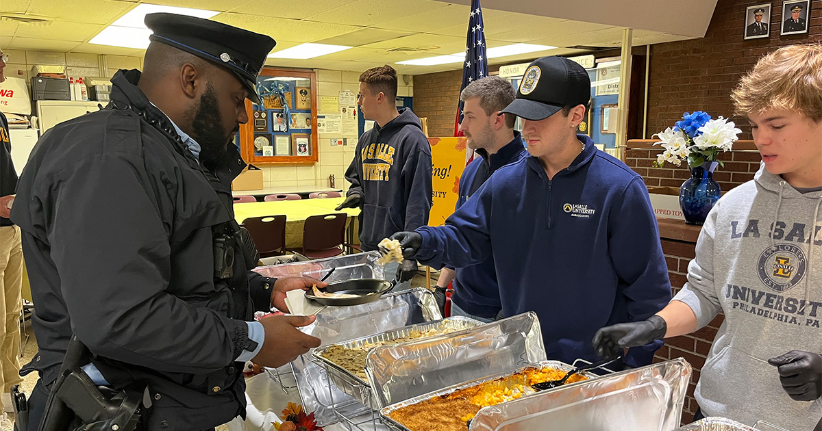 La Salle students provide meals to police officers