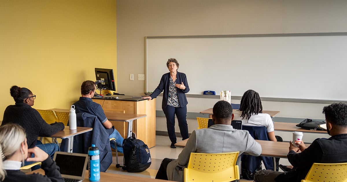Pauline Scalvino, '87, speaking to La Salle University Students.
