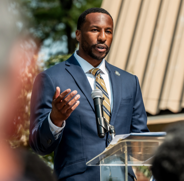Jarett Gerald speaks to the crowd
