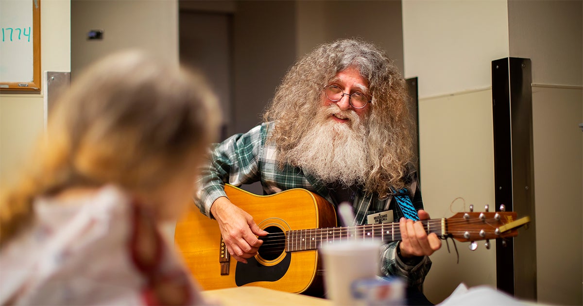 David Falcone, Ph.D., performing as a Musicians on Call volunteer musician. (Photo credit: Eric Sucar, University of Pennsylvania)