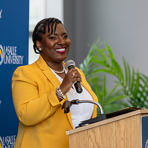 Joanna McClinton, ’03